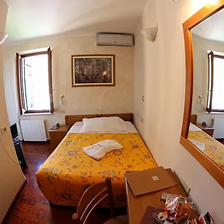 Primavera Mini Hotel 3*