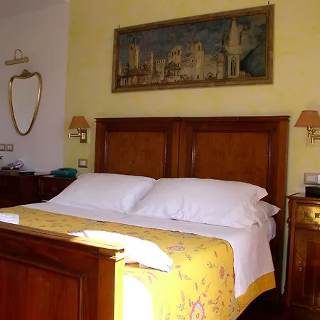 Primavera Mini Hotel 3*